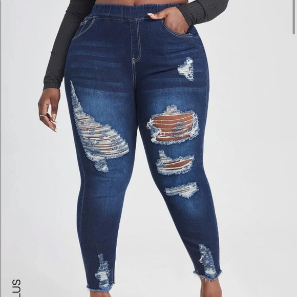 SHEIN Plus Size Dark Ripped Jeans - Picture 1 of 4